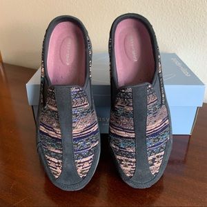 Easy Spirit Hotrace Sneakers